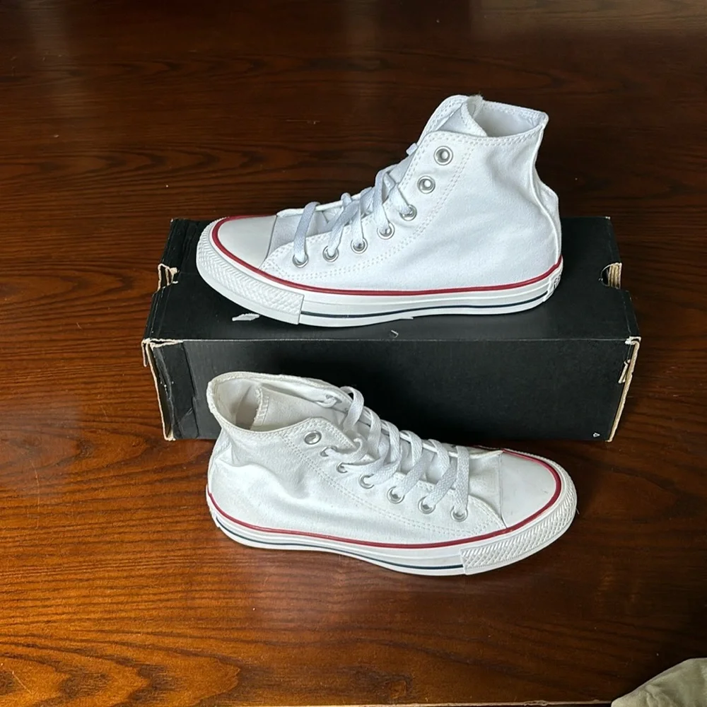 Converse Women’s Shoe asst TL